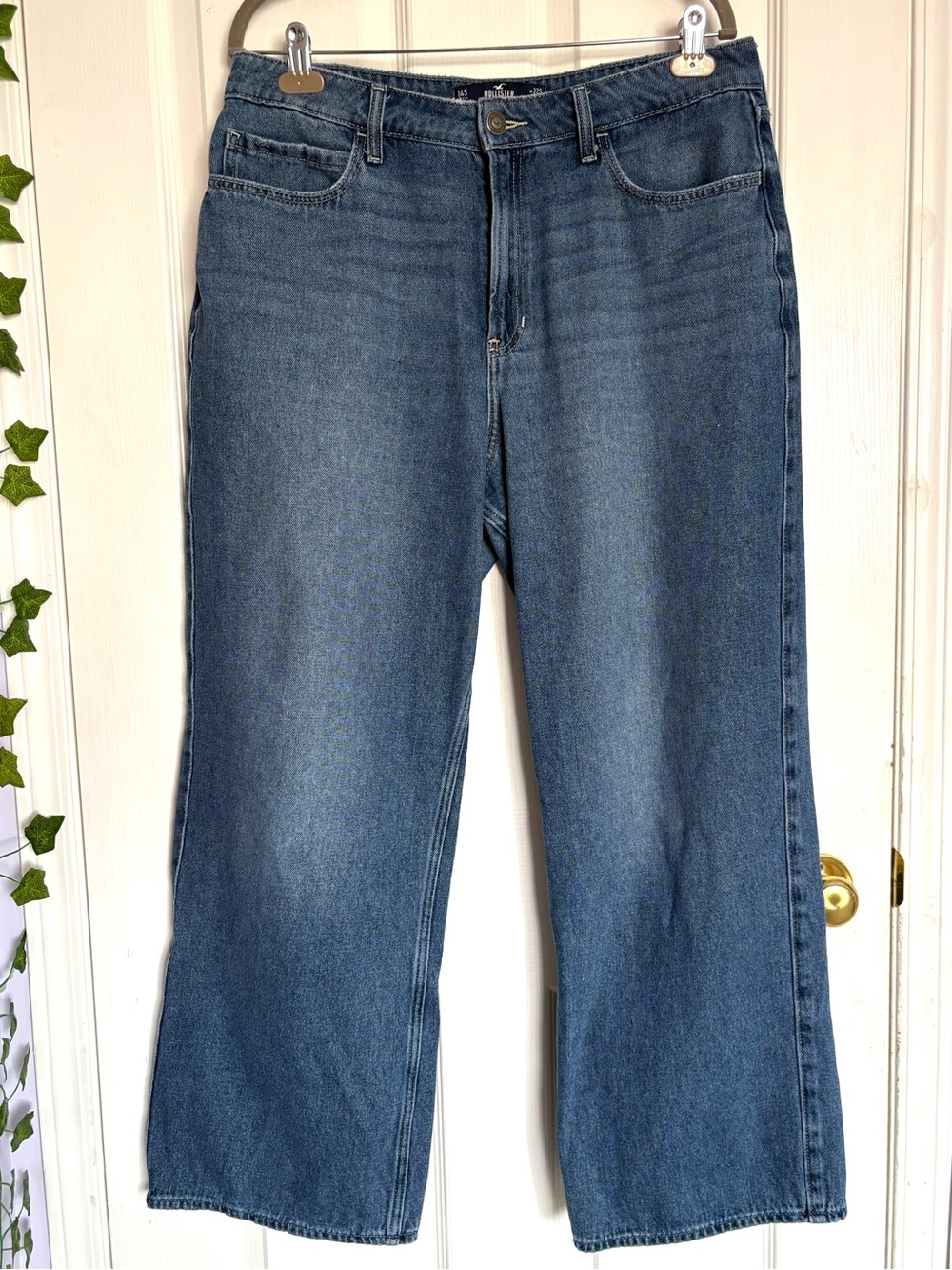 Hollister Short Length High-Rise Baggy Jeans in Medium Blue Wash